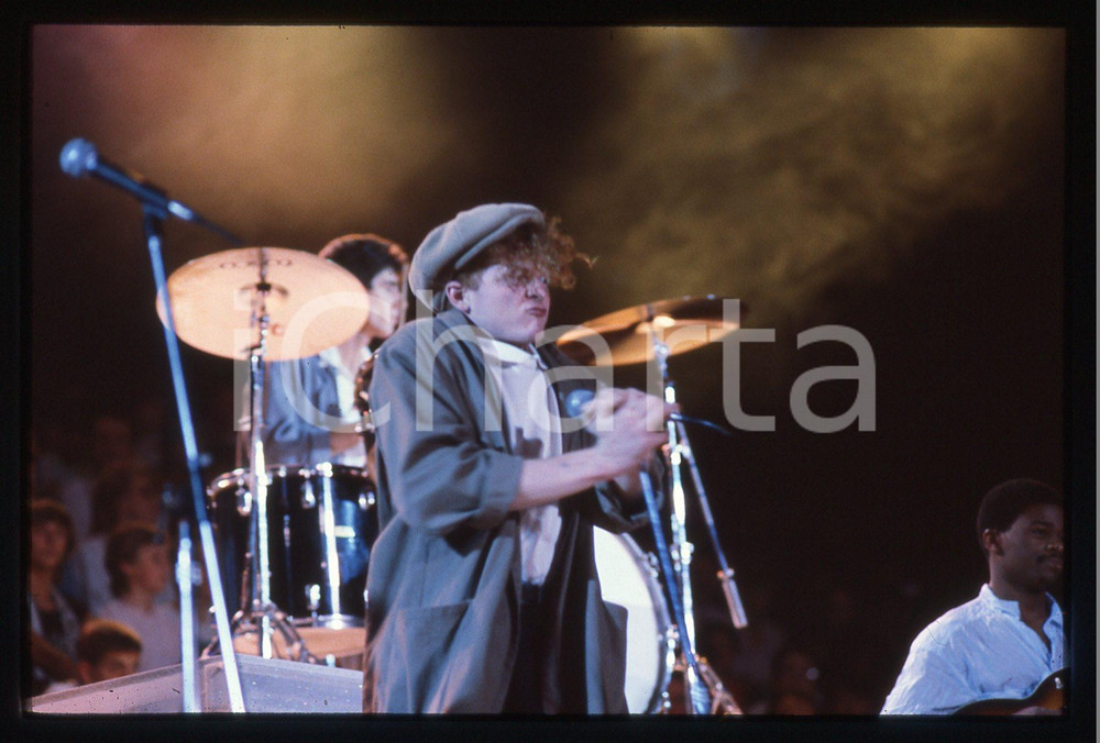35mm vintage slide*1985 SAINT VINCENT Mick HUCKNALL dei SIMPLY RED in concerto *
