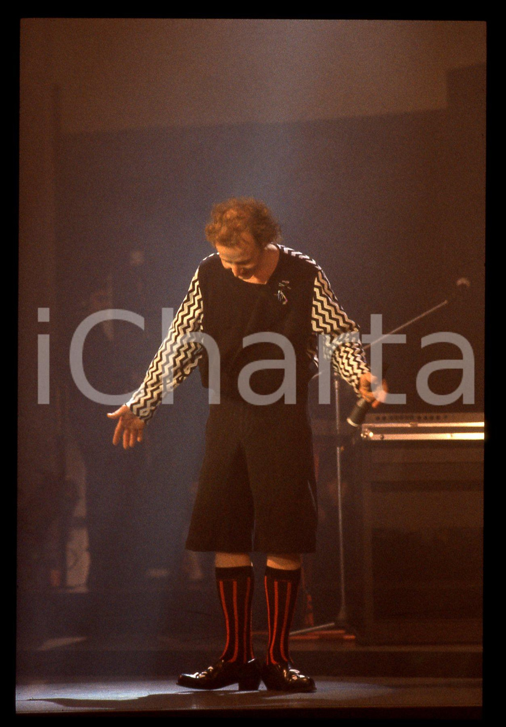 35mm vintage slide* 1990ca TEATRO Clive Malcolm GRIFFITHS durante spettacolo (3)