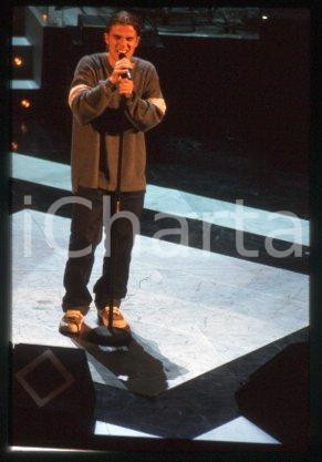 Fotografia d epoca originale Daniele VIT  SANREMO Musical artist on the stage 1997  35 mm vintage slide 7 1