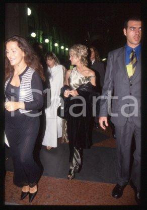 Farrah FAWCETT & KRIZIA - MILAN American actress 1999 ca * 35mm vintage slide 28