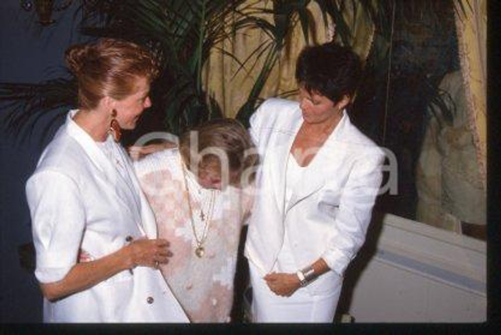 Ali MacGRAW Samantha EGGAR June ALLYSON CERNOBBIO 1988 * 35 mm vintage slide 5