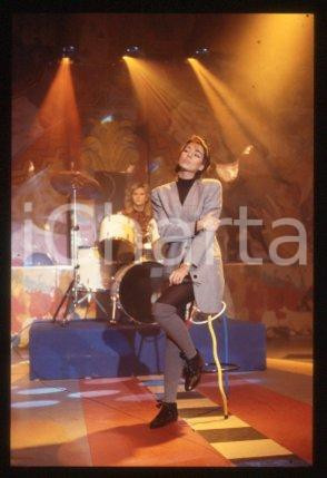 SANDRA Ann LAUER - MUSIC Pop singer Performance 1988 ca * 35 mm vintage slide 25