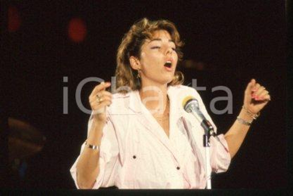 SANDRA Ann LAUER - MUSIC Pop singer Performance 1986 ca * 35 mm vintage slide 96