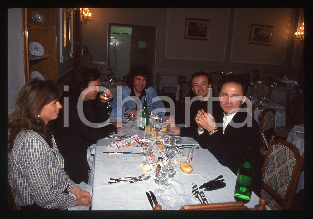 35mm vintage slide* 1995ca ITALIA MUSICA - I POOH durante una cena - Ritratto 
