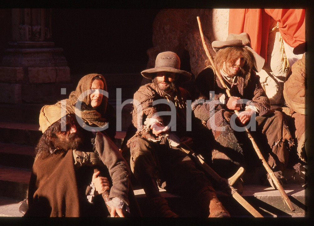 35mm vintage slide* 1989 I promessi Sposi di Salvatore NOCITA Persone del popolo (2)