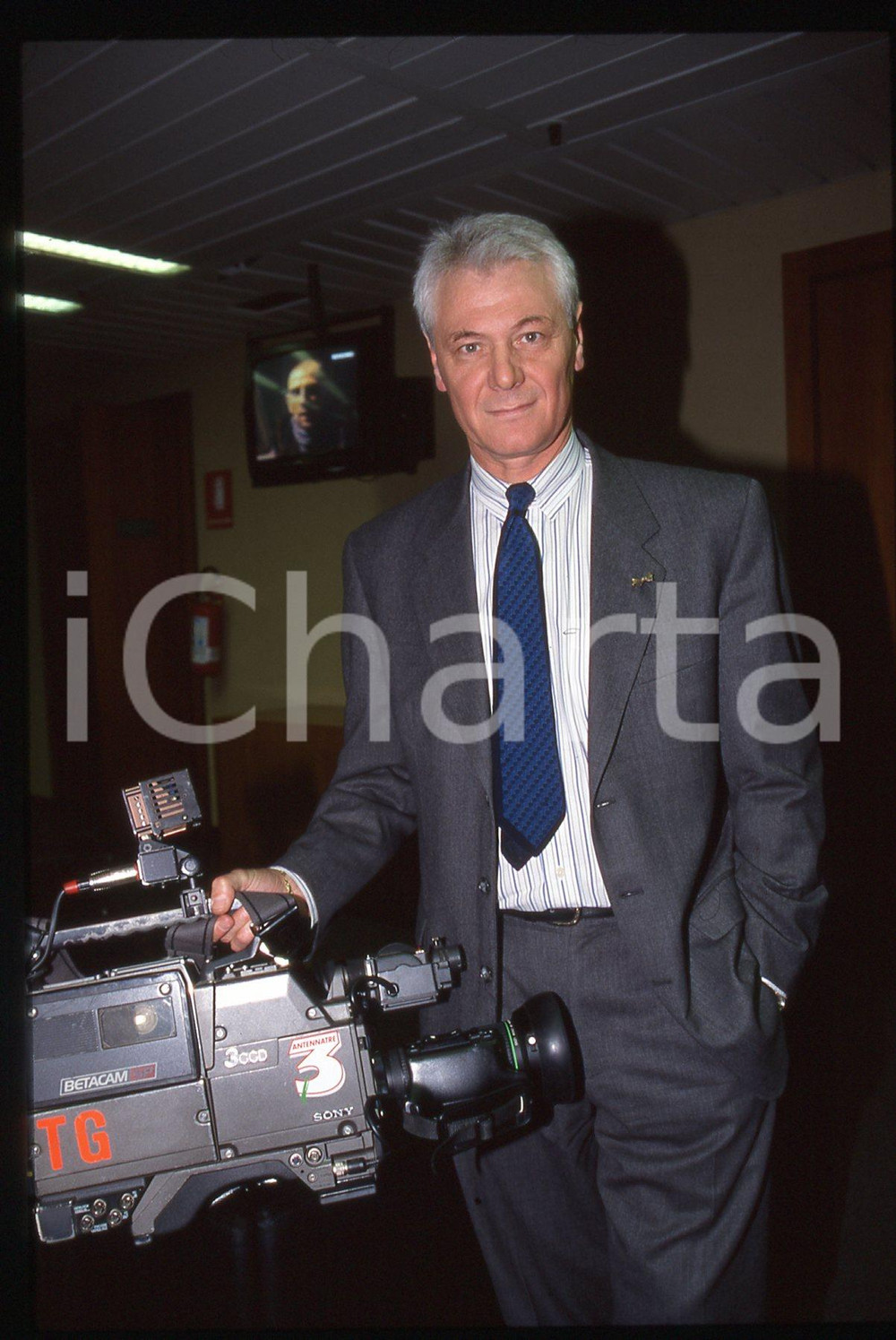 35mm vintage slide* 1990ca ANTENNA 3 LOMBARDIA Roberto VALLINI Direttore TG 