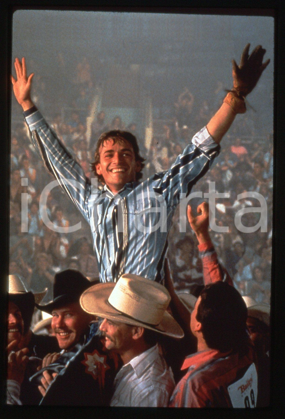 35mm vintage slide* 1994 8 SECONDS Luke PERRY in una scena del film (2)