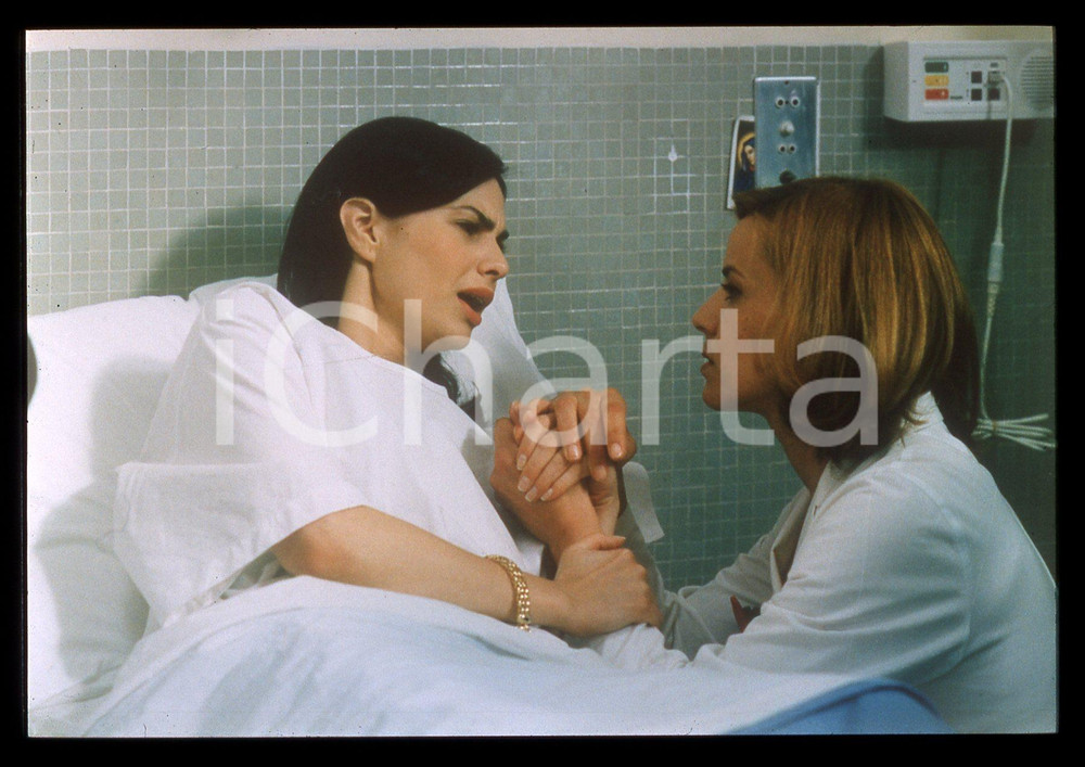 35mm vintage slide* 1998 UNA DONNA PER AMICO Elisabetta GARDINI in una scena