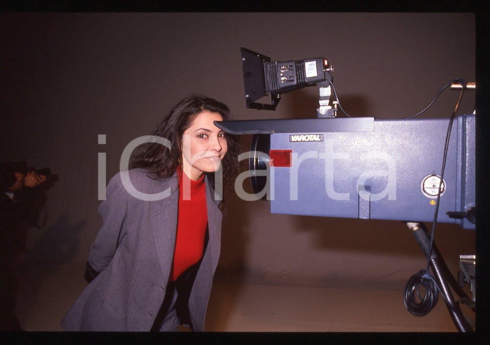 35mm vintage slide* 1989 ITALIA TV Nina SOLDANO con videocamera VAROTAL