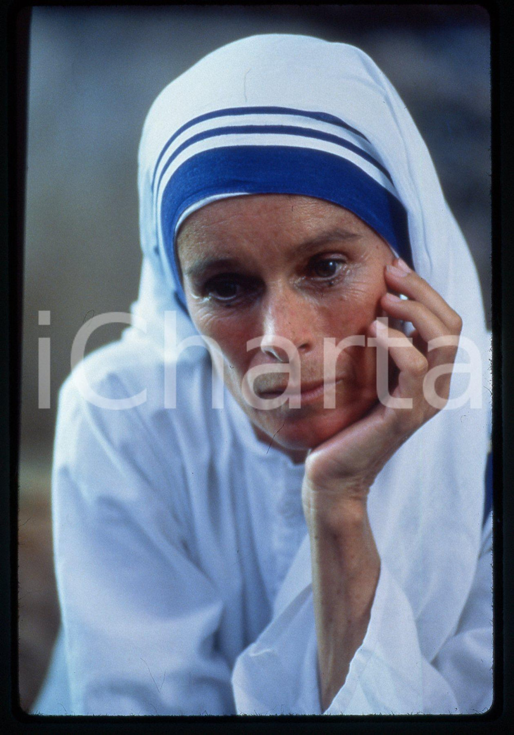 35mm vintage slide* 1997 MOTHER TERESA Geraldine CHAPLIN in una scena del film 2