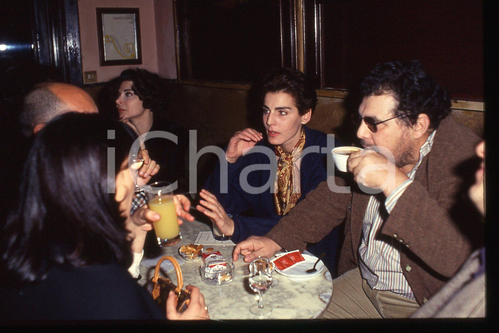 35mm vintage slide* 1990ca ROMA Antonia DELL'ATTE e George P. COSMATOS al bar