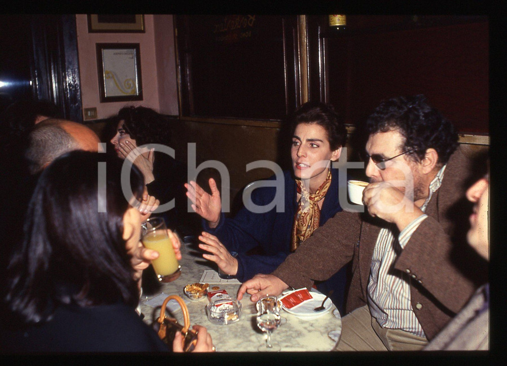 35mm vintage slide* 1990ca ROMA Antonia DELL'ATTE e George P. COSMATOS al bar *2