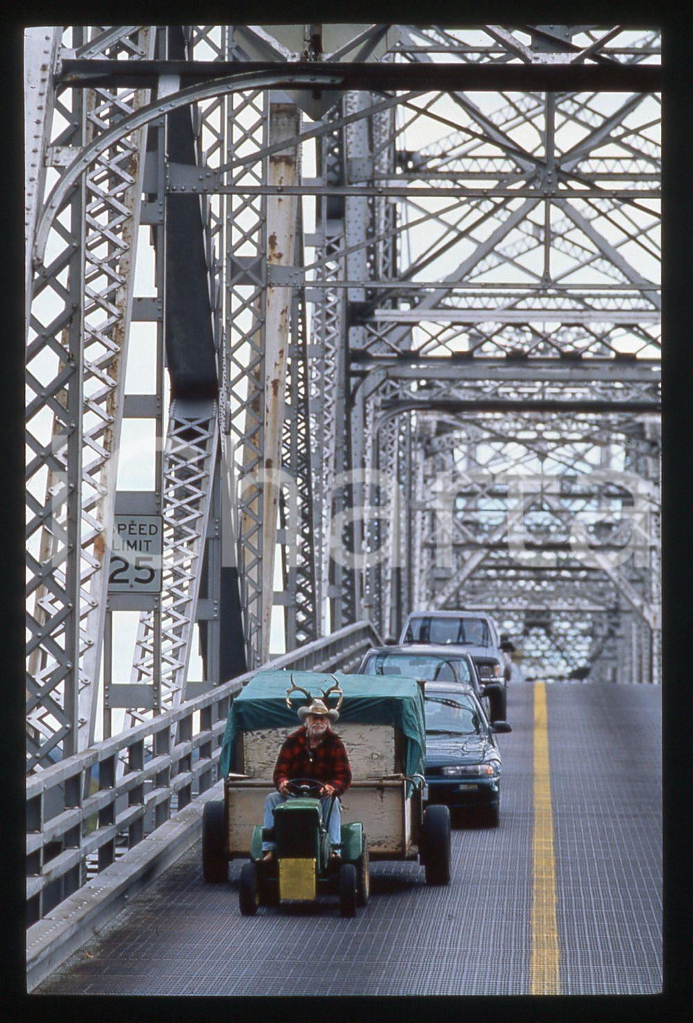 35mm vintage slide* 1999 THE STRAIGHT STORY Richard FARNSWORTH in una scena (5)