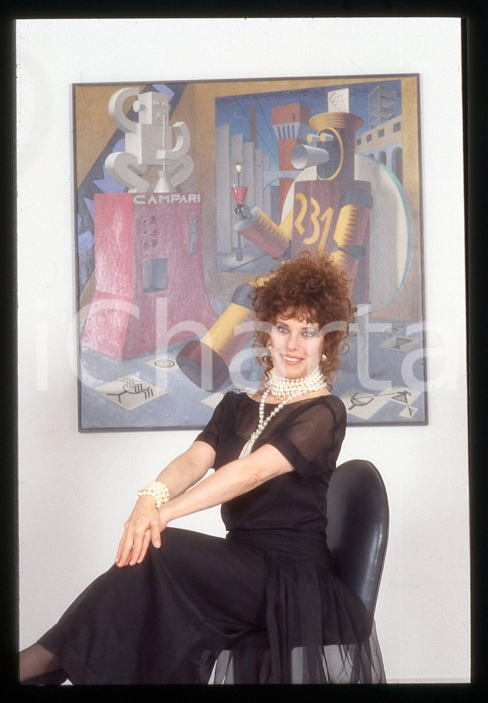 35mm vintage slide* 1990ca SPETTACOLO Simona MARCHINI posa con manifesto CAMPARI