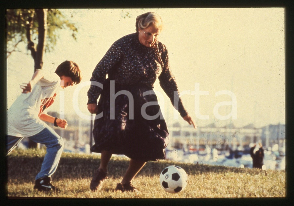 35mm vintage slide* 1993 MRS. DOUBTFIRE Robin WILLIAMS Matthew LAWRENCE Scena *3