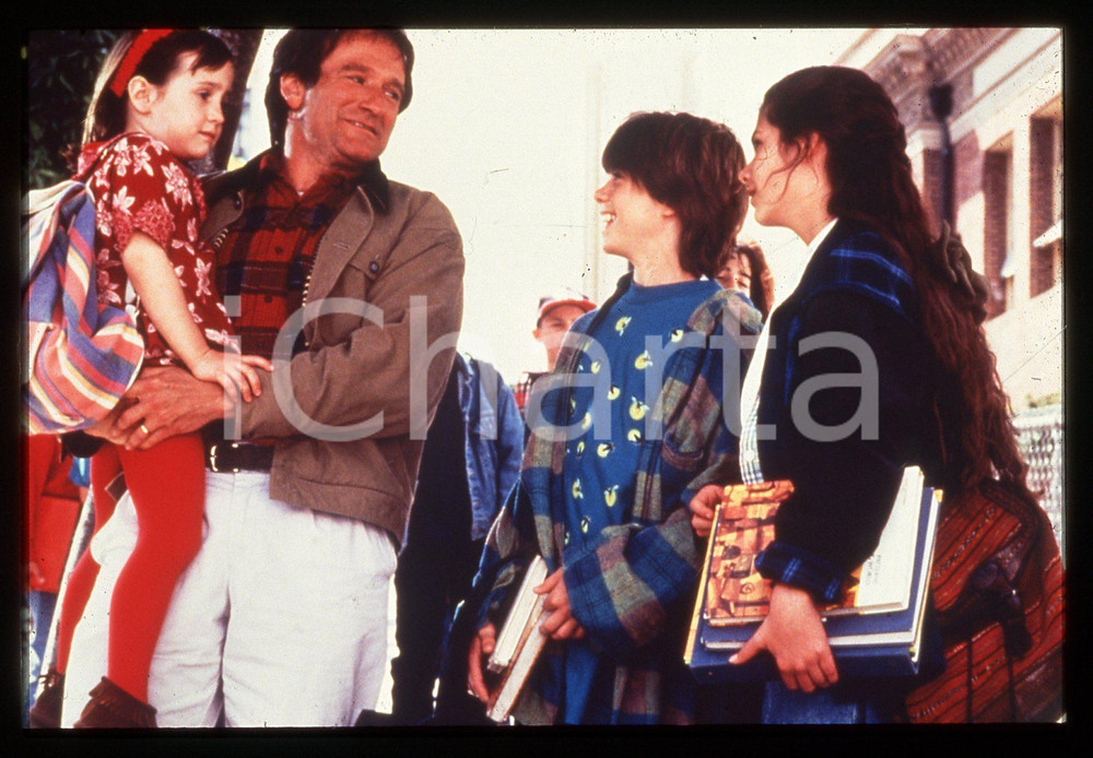 35mm vintage slide* 1993 MRS. DOUBTFIRE Robin WILLIAMS Mara WILSON Lisa JAKUB *3