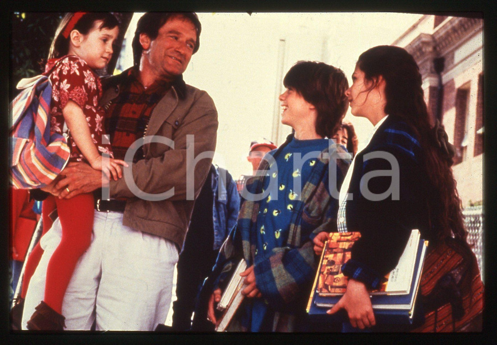 35mm vintage slide* 1993 MRS. DOUBTFIRE Robin WILLIAMS Mara WILSON Lisa JAKUB *5