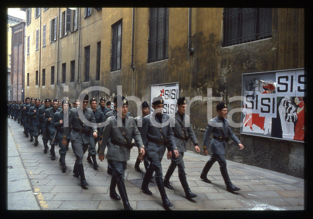 35mm vintage slide* 1988 MILANO Set del film MISS ARIZONA di Pal SANDOR (2)