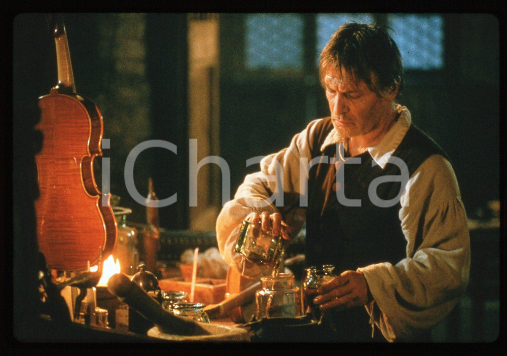 35mm vintage slide* 1998 LE VIOLON ROUGE Carlo CECCHI in una scena del film