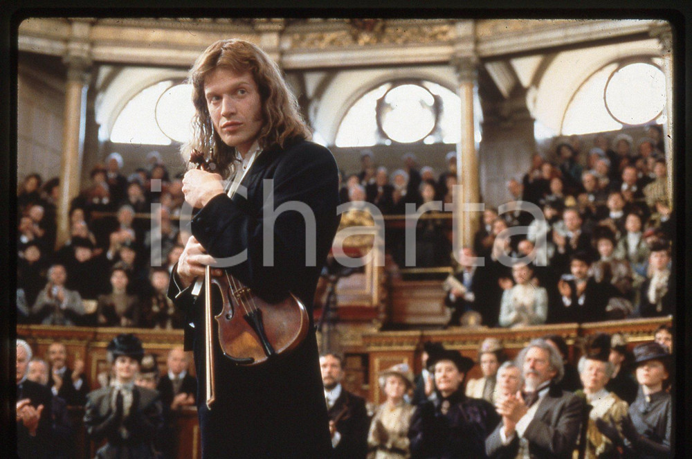 35mm vintage slide* 1998 LE VIOLON ROUGE Jason FLEMYNG in una scena del film