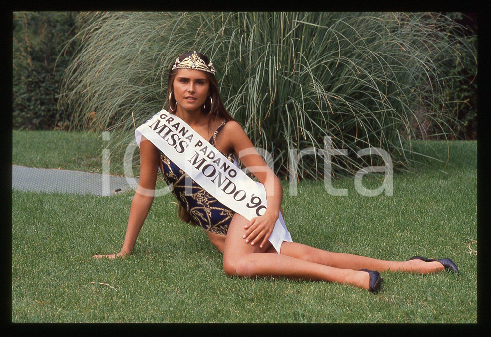 35mm vintage slide* 1990 COSTUME Cristina GAVAGNIN UN'ITALIANA PER MISS MONDO