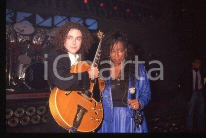 TUCK & PATTI - MUSIC Performance of American duo 1993 ca * 35mm vintage slide 12