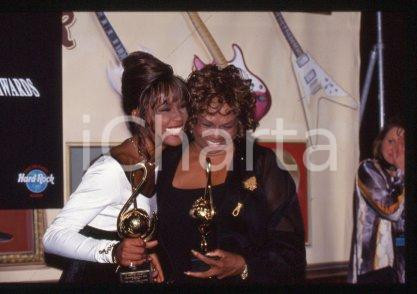 Whitney HOUSTON & mother Cissy WORLD MUSIC AWARDS 1994 ca* 35mm vintage slide 19