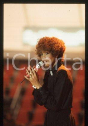 Whitney HOUSTON - SANREMO American singer & actress 1987 * 35mm vintage slide 61