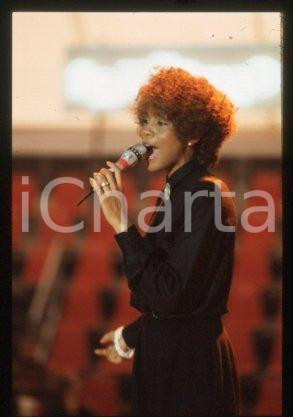 Whitney HOUSTON - SANREMO American singer & actress 1987 * 35mm vintage slide 65