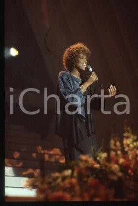Whitney HOUSTON - SANREMO American singer & actress 1987 * 35mm vintage slide 76