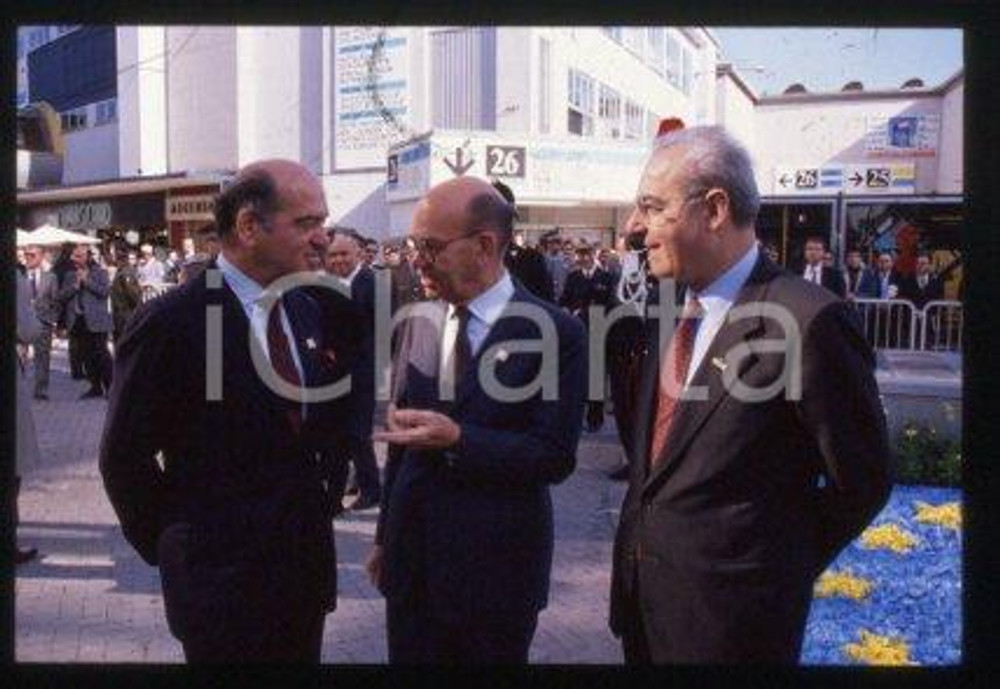 Gino COLOMBO Vincenzo VICARI - FIERA MILANO 1990 ca * 35 mm vintage slide 4
