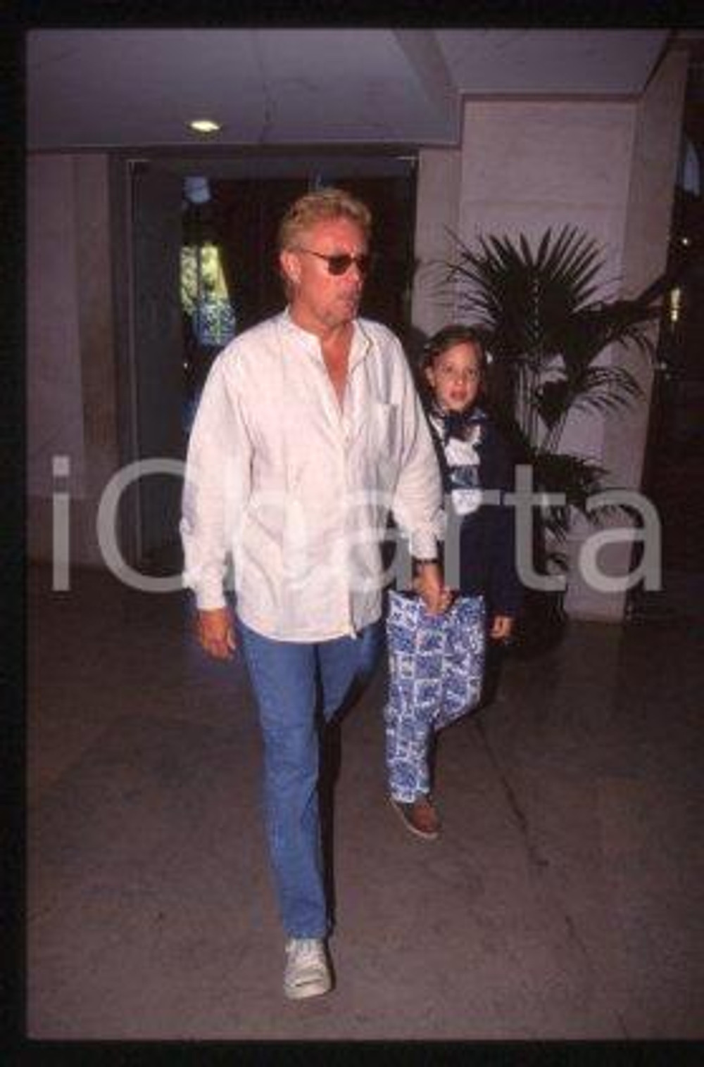 John TAYLOR - ITALY Bass guitarist & daughter 2000 ca * 35 mm vintage slide 12