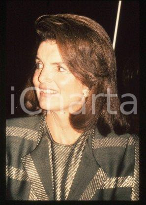 Jacqueline Kennedy ONASSIS - NEW YORK Portrait 1984 ca * 35 mm vintage slide 2