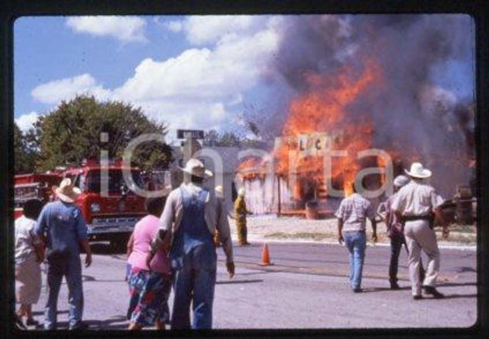 "THE HOT SPOT" - CINEMA directed by Dennis HOPPER 1990 * 35 mm vintage slide 1