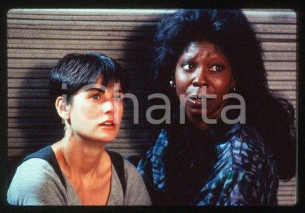 Demi MOORE and Whoopi GOLDBERG - CINEMA "Ghost" 1990 * 35 mm vintage slide 5