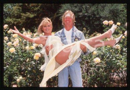 Britt EKLAND Robin ASKWITH LONDON RUN FOR YOUR WIFE 1994 * 35mm vintage slide 26