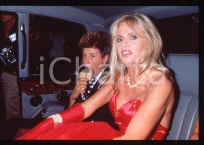 Britt EKLAND and a son - CINEMA "License to Kill" 1989 * 35 mm vintage slide 33