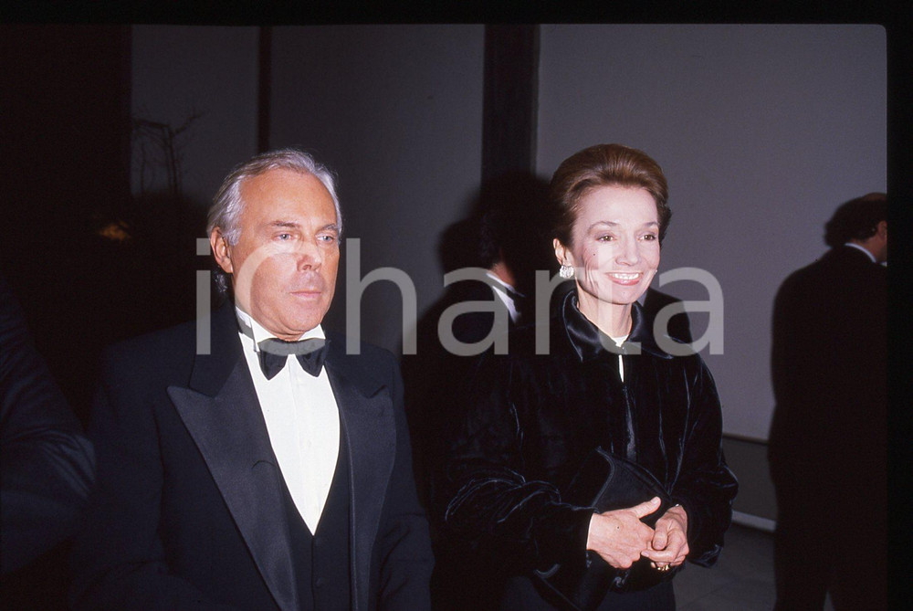 Giorgio ARMANI e Caroline LEE BOUVIER - MILANO 1990 ca * 35 mm vintage slide 9