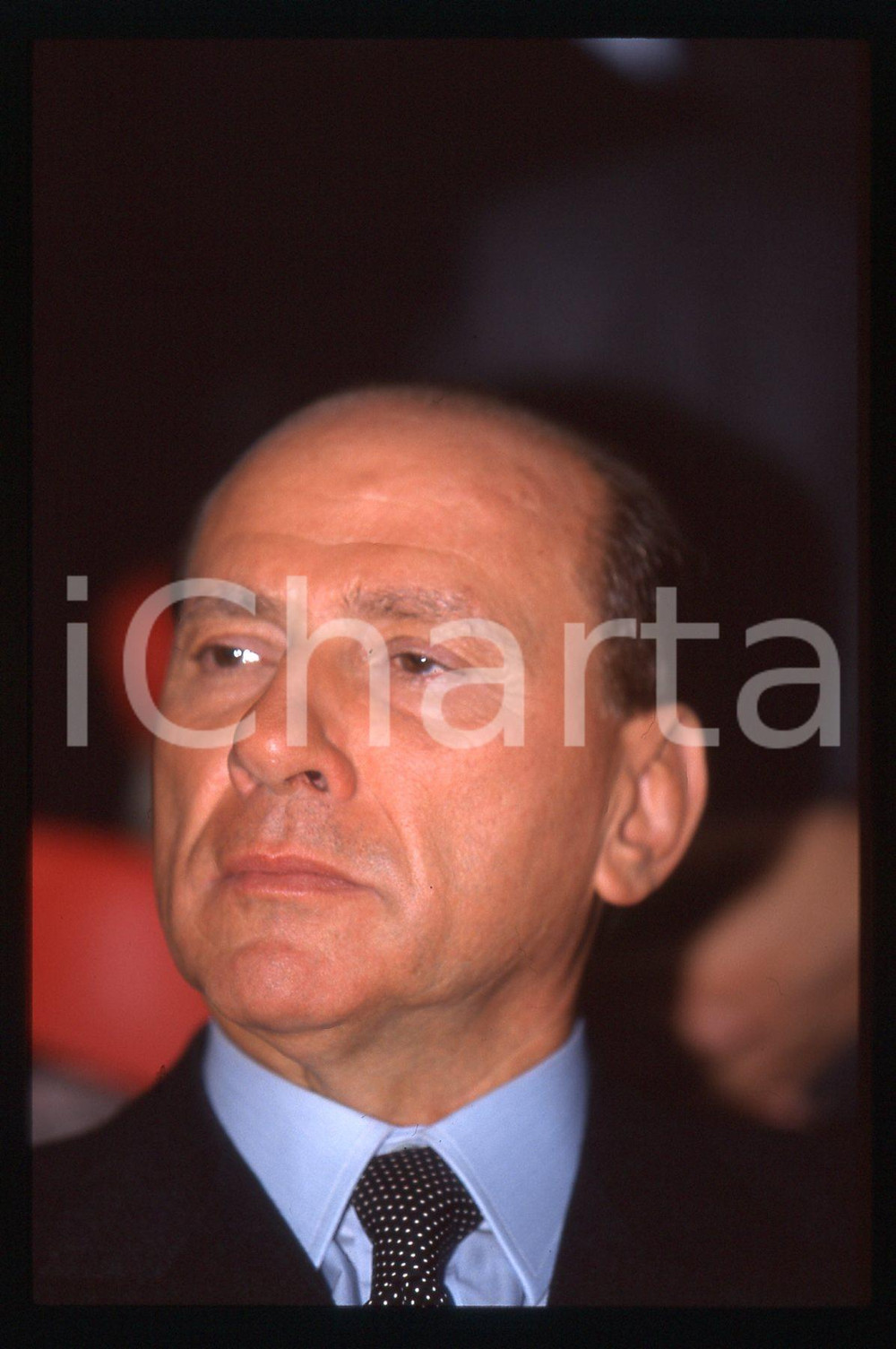 Silvio BERLUSCONI - Convegno ALLEANZA NAZIONALE 1995 ca * 35 mm vintage slide 57  Diapositiva d'epoca, in formato 35 mm.CONDIZIONI: GOODE' severamente vietata la riproduzione. Tutti i diritti sono riservati.ICharta mette in vendita, sul negozio eBay e in esclusiva sul sito "icharta" il proprio archivio composto da numerose diapositive e negativi fotografici d'epoca, tutti originali e autentici, che attraversano la storia del costume italiano tra gli la fine degli anni Sessanta e Novanta.Si tratta di uno sguardo inedito sull'attualità, la politica, la vita quotidiana, il gossip e la cultura, che fotografa il cambiamento della nazione in quest'ultimo scorcio del XX secolo. Un'occasione unica per il mercato del collezionismo, che vede finalmente disponibile un archivio eccezionale per vastità, tematiche e condizioni, in un settore (il negativo fotografico e la diapositiva) di assoluta novità e dalle interessanti prospettive di investimento.  GOOD/buono   originale e autentica 1