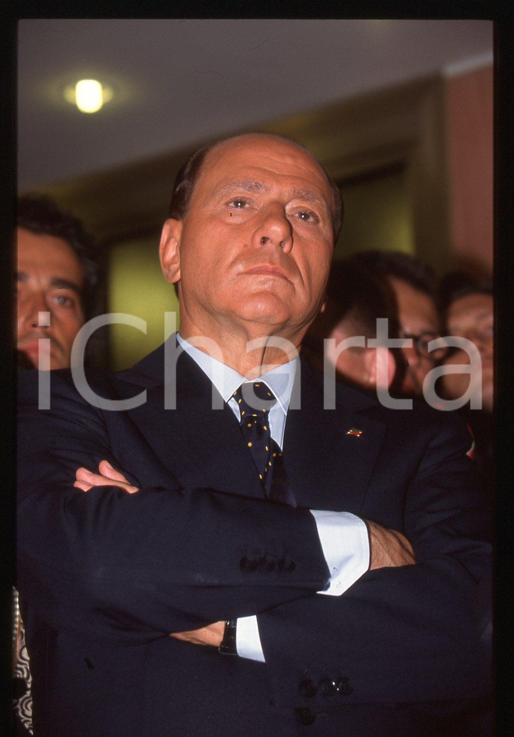 Silvio BERLUSCONI - Convegno ALLEANZA NAZIONALE 1995 ca * 35 mm vintage slide 58  Diapositiva d'epoca, in formato 35 mm.CONDIZIONI: GOODE' severamente vietata la riproduzione. Tutti i diritti sono riservati.ICharta mette in vendita, sul negozio eBay e in esclusiva sul sito "icharta" il proprio archivio composto da numerose diapositive e negativi fotografici d'epoca, tutti originali e autentici, che attraversano la storia del costume italiano tra gli la fine degli anni Sessanta e Novanta.Si tratta di uno sguardo inedito sull'attualità, la politica, la vita quotidiana, il gossip e la cultura, che fotografa il cambiamento della nazione in quest'ultimo scorcio del XX secolo. Un'occasione unica per il mercato del collezionismo, che vede finalmente disponibile un archivio eccezionale per vastità, tematiche e condizioni, in un settore (il negativo fotografico e la diapositiva) di assoluta novità e dalle interessanti prospettive di investimento.  GOOD/buono   originale e autentica 1