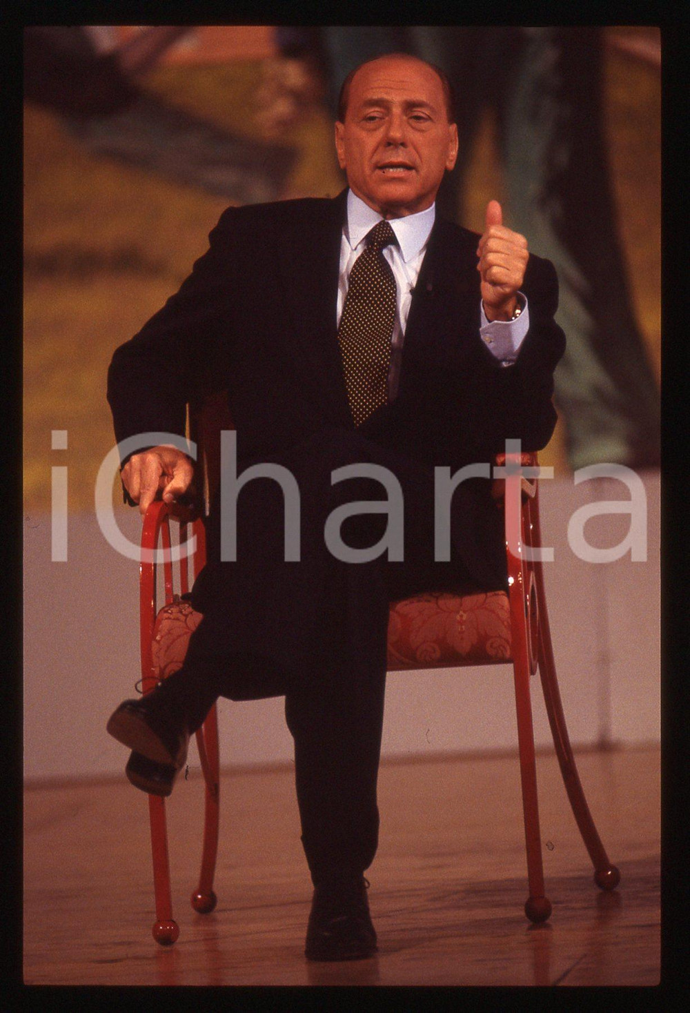 Silvio BERLUSCONI POLITICA convegno FORZA ITALIA 1995ca *35 mm vintage slide 218  Diapositiva d'epoca, in formato 35 mm.CONDIZIONI: GOODE' severamente vietata la riproduzione. Tutti i diritti sono riservati. ICharta mette in vendita, sul negozio eBay e in esclusiva sul sito "icharta" il proprio archivio composto da numerose diapositive e negativi fotografici d'epoca, tutti originali e autentici, che attraversano la storia del costume italiano tra gli la fine degli anni Sessanta e Novanta.Si tratta di uno sguardo inedito sull'attualità, la politica, la vita quotidiana, il gossip e la cultura, che fotografa il cambiamento della nazione in quest'ultimo scorcio del XX secolo. Un'occasione unica per il mercato del collezionismo, che vede finalmente disponibile un archivio eccezionale per vastità, tematiche e condizioni, in un settore (il negativo fotografico e la diapositiva) di assoluta novità e dalle interessanti prospettive di investimento.  GOOD/buono   originale e autentica 1