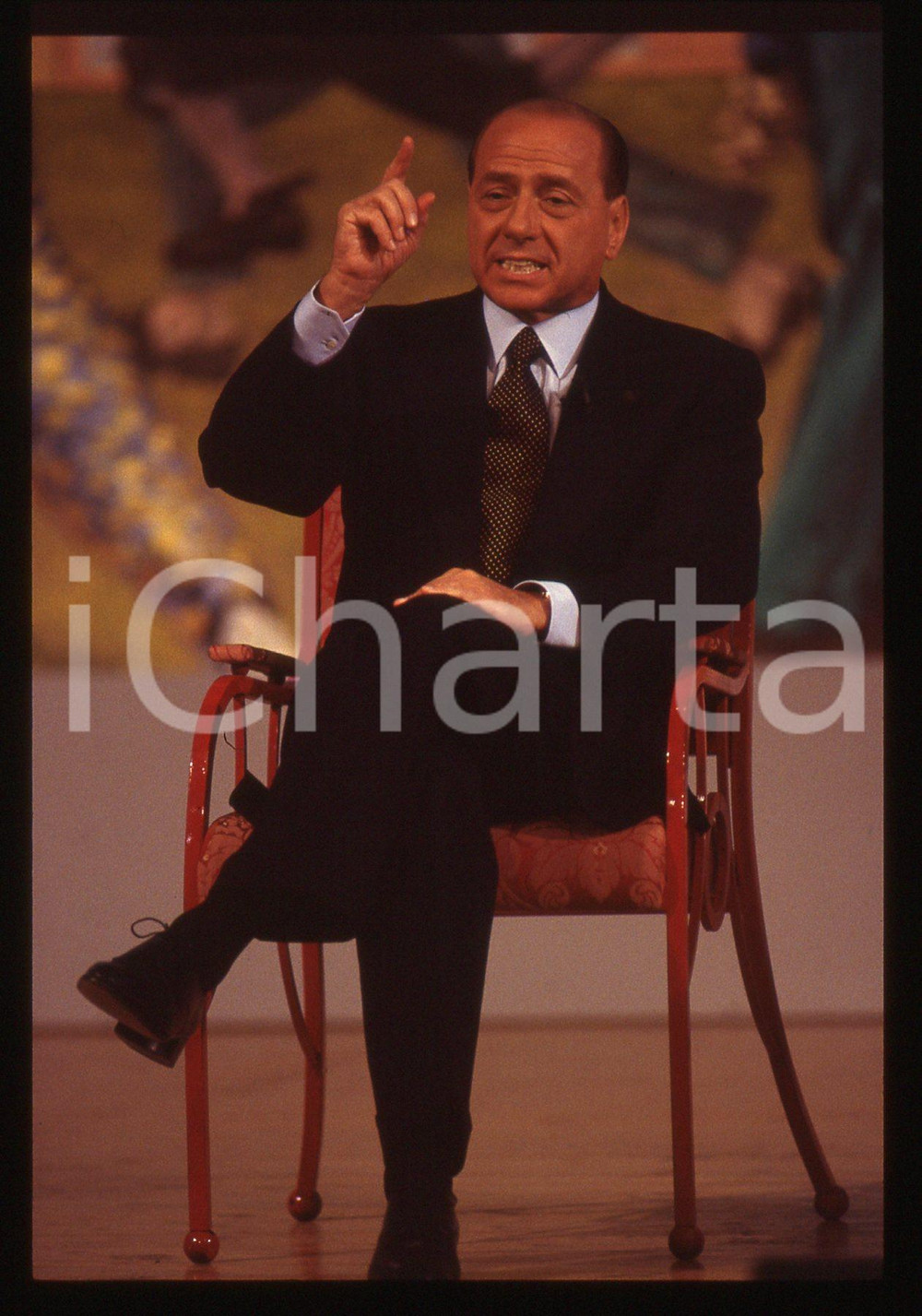 Silvio BERLUSCONI POLITICA convegno FORZA ITALIA 1995ca *35 mm vintage slide 221  Diapositiva d'epoca, in formato 35 mm.CONDIZIONI: GOODE' severamente vietata la riproduzione. Tutti i diritti sono riservati.ICharta mette in vendita, sul negozio eBay e in esclusiva sul sito "icharta" il proprio archivio composto da numerose diapositive e negativi fotografici d'epoca, tutti originali e autentici, che attraversano la storia del costume italiano tra gli la fine degli anni Sessanta e Novanta.Si tratta di uno sguardo inedito sull'attualità, la politica, la vita quotidiana, il gossip e la cultura, che fotografa il cambiamento della nazione in quest'ultimo scorcio del XX secolo. Un'occasione unica per il mercato del collezionismo, che vede finalmente disponibile un archivio eccezionale per vastità, tematiche e condizioni, in un settore (il negativo fotografico e la diapositiva) di assoluta novità e dalle interessanti prospettive di investimento.  GOOD/buono   originale e autentica 1
