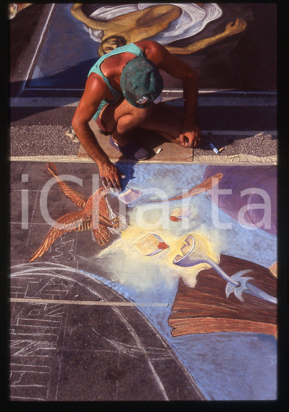 1991 CURTATONE Fiera delle Grazie - Madonnari * 35 mm vintage slide 81  Diapositiva d'epoca, in formato 35 mm.CONDIZIONI: GOODE' severamente vietata la riproduzione. Tutti i diritti sono riservati.ICharta mette in vendita, sul negozio eBay e in esclusiva sul sito "icharta" il proprio archivio composto da numerose diapositive e negativi fotografici d'epoca, tutti originali e autentici, che attraversano la storia del costume italiano tra gli la fine degli anni Sessanta e Novanta.Si tratta di uno sguardo inedito sull'attualità, la politica, la vita quotidiana, il gossip e la cultura, che fotografa il cambiamento della nazione in quest'ultimo scorcio del XX secolo. Un'occasione unica per il mercato del collezionismo, che vede finalmente disponibile un archivio eccezionale per vastità, tematiche e condizioni, in un settore (il negativo fotografico e la diapositiva) di assoluta novità e dalle interessanti prospettive di investimento.  GOOD/buono   originale e autentica 1