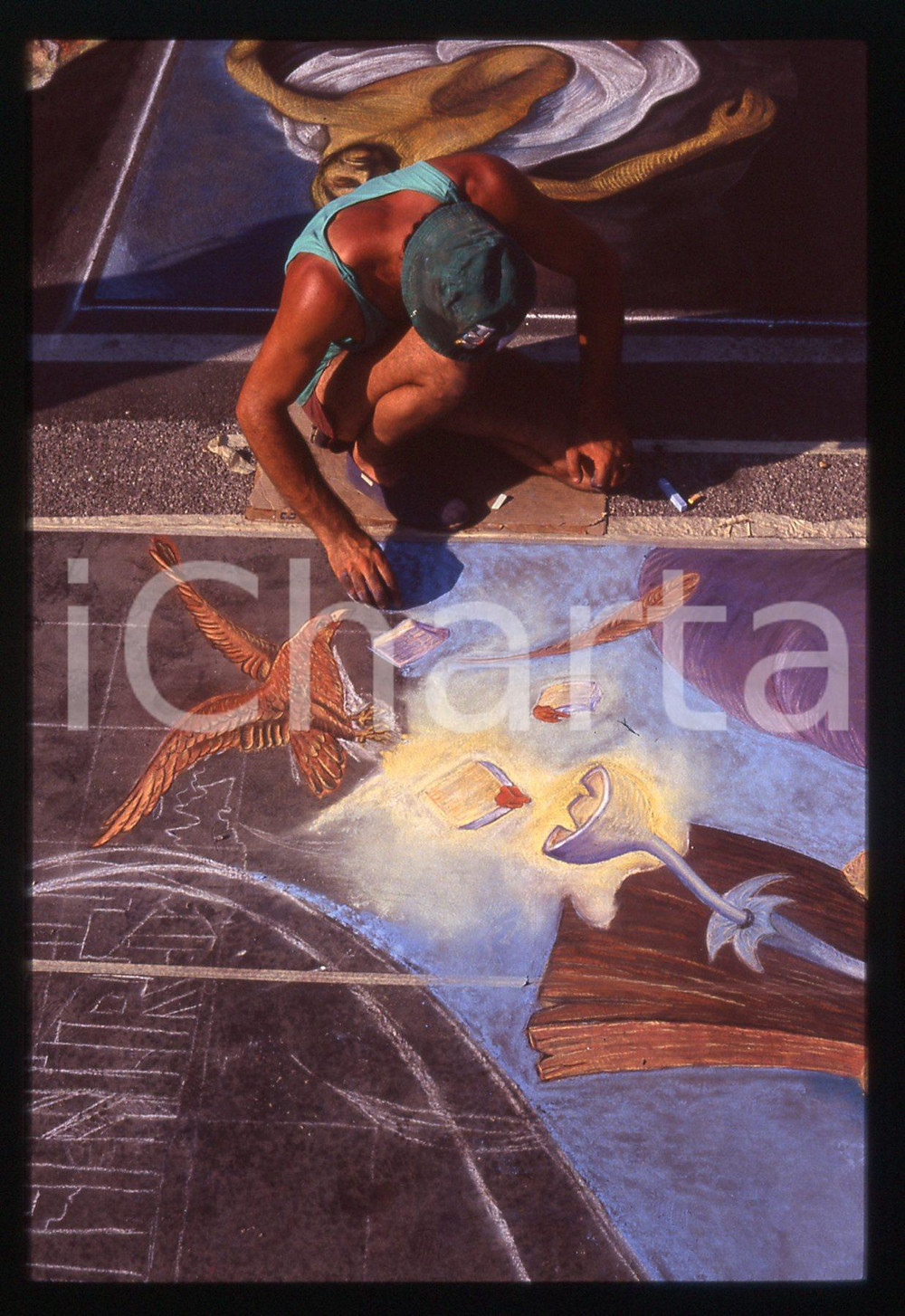1991 CURTATONE Fiera delle Grazie - Madonnari * 35 mm vintage slide 87  Diapositiva d'epoca, in formato 35 mm.CONDIZIONI: GOODE' severamente vietata la riproduzione. Tutti i diritti sono riservati.ICharta mette in vendita, sul negozio eBay e in esclusiva sul sito "icharta" il proprio archivio composto da numerose diapositive e negativi fotografici d'epoca, tutti originali e autentici, che attraversano la storia del costume italiano tra gli la fine degli anni Sessanta e Novanta.Si tratta di uno sguardo inedito sull'attualità, la politica, la vita quotidiana, il gossip e la cultura, che fotografa il cambiamento della nazione in quest'ultimo scorcio del XX secolo. Un'occasione unica per il mercato del collezionismo, che vede finalmente disponibile un archivio eccezionale per vastità, tematiche e condizioni, in un settore (il negativo fotografico e la diapositiva) di assoluta novità e dalle interessanti prospettive di investimento.  GOOD/buono   originale e autentica 1