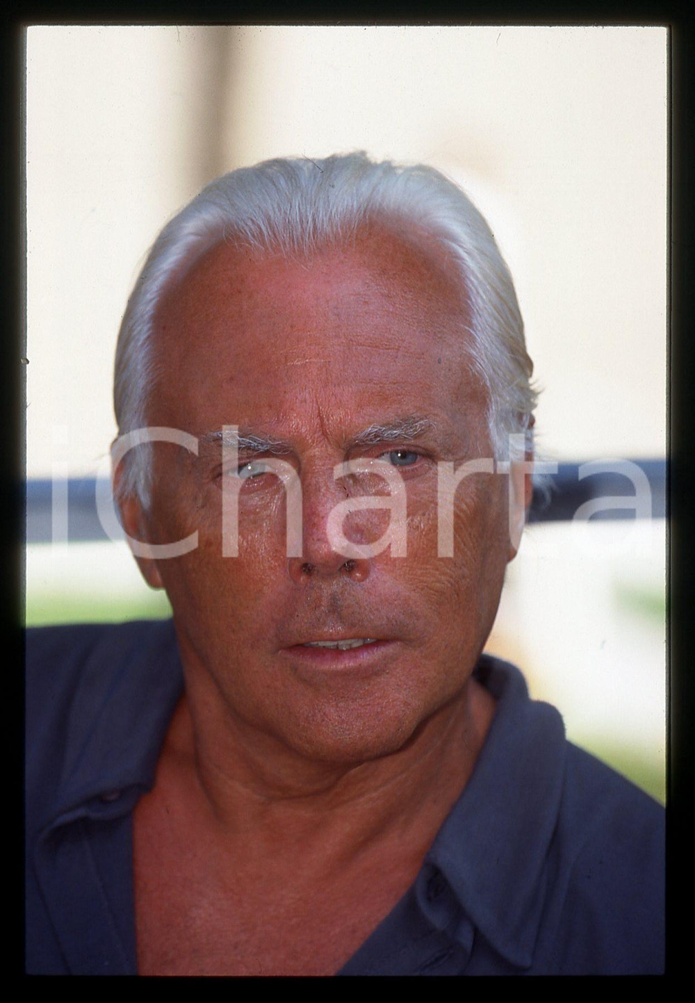 Giorgio ARMANI - MODA Stilista e imprenditore 1990 ca * 35 mm vintage slide 20  Diapositiva d'epoca, in formato 35 mm.CONDIZIONI: GOODE' severamente vietata la riproduzione. Tutti i diritti sono riservati.Nella diapositiva ICharta mette in vendita, sul negozio eBay e in esclusiva sul sito "icharta" il proprio archivio composto da numerose diapositive e negativi fotografici d'epoca, tutti originali e autentici, che attraversano la storia del costume italiano tra gli la fine degli anni Sessanta e Novanta.Si tratta di uno sguardo inedito sull'attualit&agrave;, la politica, la vita quotidiana, il gossip e la cultura, che fotografa il cambiamento della nazione in quest'ultimo scorcio del XX secolo. Un'occasione unica per il mercato del collezionismo, che vede finalmente disponibile un archivio eccezionale per vastit&agrave;, tematiche e condizioni, in un settore (il negativo fotografico e la diapositiva) di assoluta novit&agrave; e dalle interessanti prospettive di investimento.  GOOD/buono   originale e autentica 1