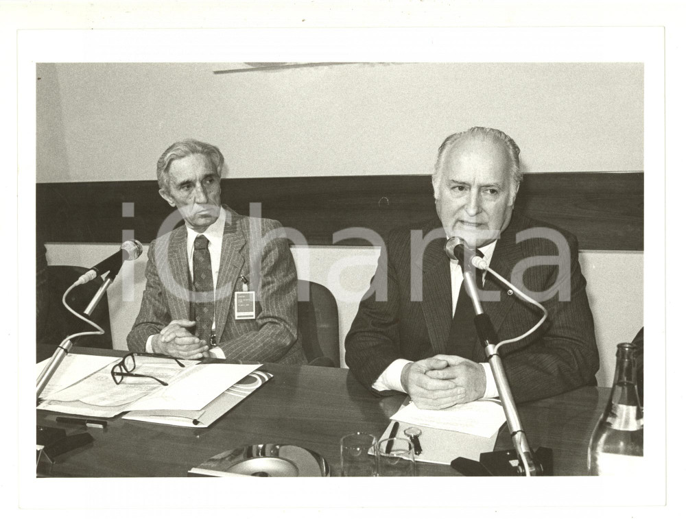 Fotografia d epoca originale 1985 ca POLITICA DC Oscar Luigi SCALFARO e Giovanni FALLETTI a un convegno 1
