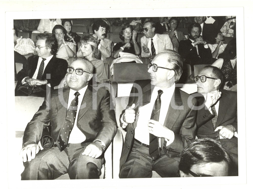 Fotografia d epoca originale 1985 ca COSTUME Il direttore di RAI UNO Emanuele MILANO e Gian Paolo CRESCI Foto 1