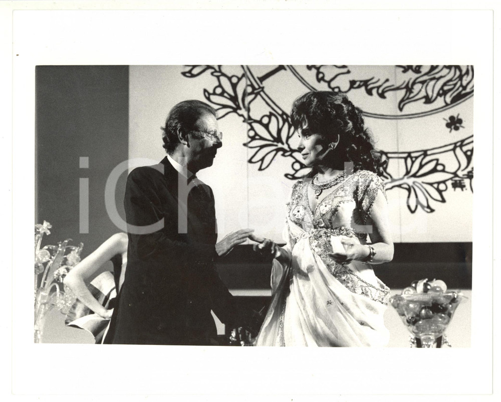 Fotografia d epoca originale 1988 VENEZIA Mostra del Cinema Gina LOLLOBRIGIDA e il sindaco Antonio CASELLATI 1