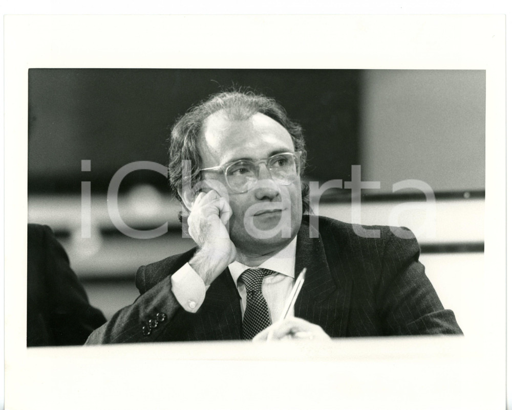 Fotografia d epoca originale 1990 ca COSTUME Giornalista Giovanni VALENTINI durante conferenza  Ritratto 1