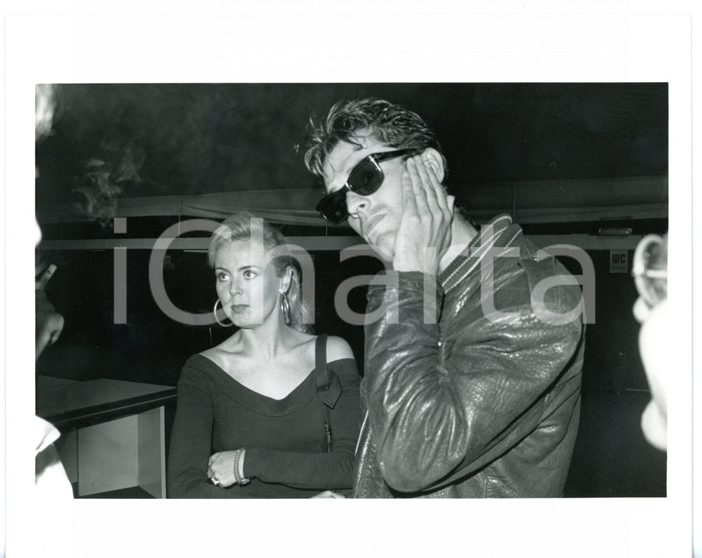 1987 MOSTRA DEL CINEMA DI VENEZIA Ritratto dell'attore Rupert EVERETT *Foto Fotografia di agenzia. CONDIZIONI: FAIR (bassa qualit&agrave; di stampa)FORMATO: 25x20 cm  originale e autentica 1